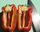 Foto del paso 1 de la receta: Pimiento relleno con huevo