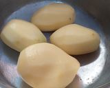 A picture of step 3 of Aloo kachori.