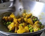 A picture of step 3 of Cauliflower Sabzi.