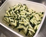 Une image de l'étape 4 de Tomates et courgettes sauce mozzarella sautées à la plancha.