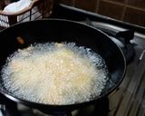 A picture of step 2 of Cauliflower Manchurian.