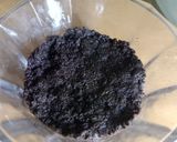 A picture of step 1 of Oreo brownies (non baked).