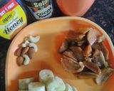 A picture of step 1 of Chikoo banana smoothie.