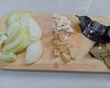 Foto langkah ke 2 dari resep Tongkol suwir kecap pedas.