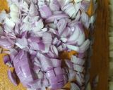 A picture of step 1 of Radish and spring onion curry.