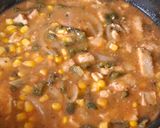 Foto del paso 4 de la receta: Pechugas con rajas y elote en caldillo de jitomate
