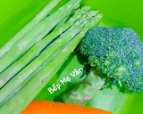 Hình bước làm 1 của món Măng tây,cà rốt và bông cải xanh xào thịt bò
