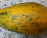 A picture of step 1 of Organic Papaya milk shake.