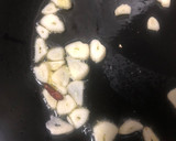 Foto del paso 3 de la receta: Gulas al ajillo con gambas