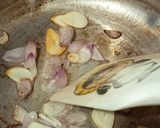 Foto langkah ke 1 dari resep Sop Telur Puyuh.