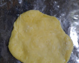Foto langkah ke 6 dari resep Bakpia Basah Kacang Hijau (Panggang di Teflon).