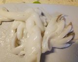 A picture of step 1 of Risotto ai frutti di mare.