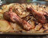 Foto del paso 5 de la receta: Pollo asado con patatas al horno