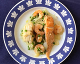 Foto del paso 8 de la receta: Cazuelita de rape y salmón con langostinos