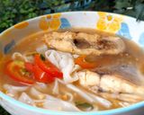 Hình bước làm 2 của món Mì cá nấu cà chua