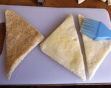 Foto del paso 1 de la receta: Pastel súper fácil de pan de sándwich dorado al horno