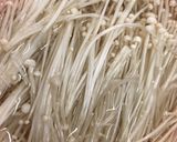 Foto langkah ke 1 dari resep Tumis jamur enoki dan tofu.