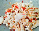 รูปขั้นตอนการทำที่ 4 ของ แซนวิชกะเพราไก่ใบกะเพรากรอบกับไข่ดาว