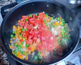 Foto del paso 5 de la receta: Pollo a la jardinera con tronchos de brócoli, en salsa de curry