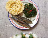 Foto langkah ke 6 dari resep Oseng Daun Kencur Pedas.