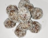 A picture of step 6 of Sapodilla Laddoo.