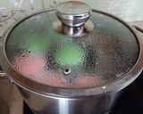 Foto langkah ke 4 dari resep Bolu Kukus Mekar Merah Putih.