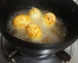 A picture of step 1 of Egg curry.