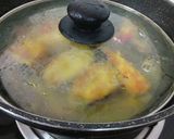 Foto langkah ke 7 dari resep Ikan pari masak kuning daun seledri.