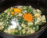 A picture of step 4 of Aloo palak.
