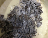 Foto del paso 2 de la receta: Bizcocho de yogur con turrón crujiente de chocolate