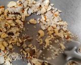 खजूर ड्राईफ्रूट बर्फी (khajur dry fruits barfi recipe in Hindi) रेसिपी चरण 3 फोटो