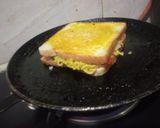 A picture of step 3 of Leftover Maggi Sandwich.