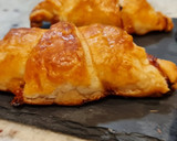 Foto del paso 5 de la receta: Croissant de jamón York y queso mozzarella