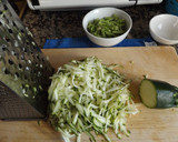 Foto del paso 1 de la receta: Tarta de carne, cebolletas y calabacín