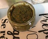 Une image de l'étape 2 de Feuilletés au pesto épicé maison, mozzarella di buffala et sésame.