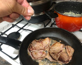 Foto del paso 6 de la receta: Bistec de ternera con guarnición de setas salteadas