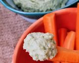 Foto del paso 4 de la receta: Dip de yogur griego y palta con palitos de zanahoria 🥕🍶🥑 cena low carb, fresca y en 2 minutos 🕒