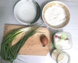 Foto langkah ke 1 dari resep 4. Pancake Korea (Buchujeon).
