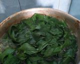 Foto langkah ke 3 dari resep Daun Singkong Rebus Empuk.