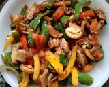 A picture of step 6 of Mushroom pepper fry.