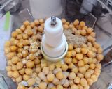 Foto del paso 2 de la receta: Milanesa garbanzos