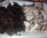 Foto langkah ke 1 dari resep Bihun jamur goreng tanpa kecap.