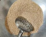A picture of step 1 of Sesame chikki.