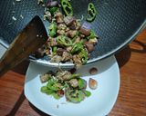 Foto langkah ke 7 dari resep Tumis Terong Cabe Gendot.