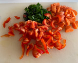 Foto del paso 1 de la receta: Patatas con costillas adobadas