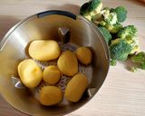 Une image de l'étape 1 de Saumon brocolis et pommes de terre au Cook Expert.