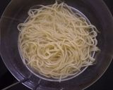 A picture of step 4 of Shrimp Noodle Soup.