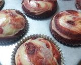 Foto del paso 13 de la receta: Red velvet cheesecake swirl brownies