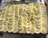 Une image de l'étape 6 de Gratin surprise de pommes de terre au bœuf mijoté et sauce crème au persil.