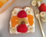 A picture of step 3 of Fruit Sandwich.